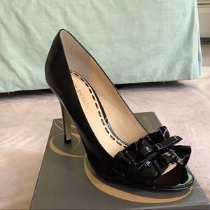 Enzo Angiolini black patent pumps- used- size 7